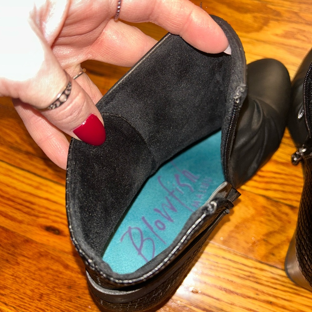 NWOT Blowfish Ankle Wedge Booties - Picture 10 of 16